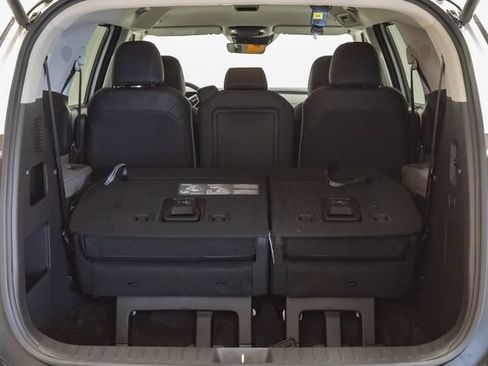 Certified 2026 Kia Carnival EX FWD image 34