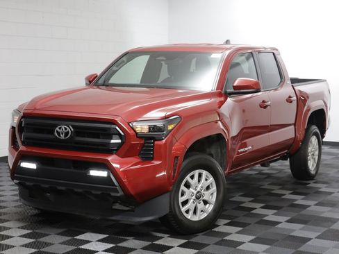 Used 2025 Toyota Tacoma SR5 AWD/4WD image 1