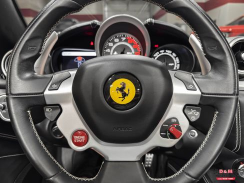 Used 2016 Ferrari California T image 18