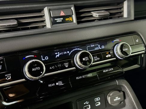 Certified 2025 Honda Pilot EX-L image 17