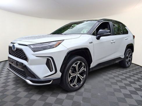 Certified 2023 Toyota RAV4 XSE w/ Weather Package AWD/4WD image 3