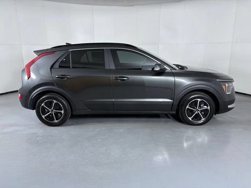New 2026 Kia Niro EX FWD image 9