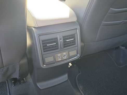 Used 2025 Subaru Forester Limited AWD/4WD image 15