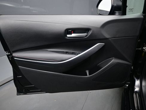 Used 2023 Toyota Corolla SE w/ Carpet Mat Package (TMS) FWD image 9