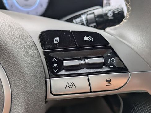 Used 2025 Hyundai Elantra SEL FWD image 25