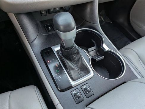 Certified 2018 Toyota Highlander XLE image 13