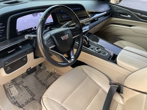Used 2023 Cadillac Escalade ESV Premium Luxury image 17
