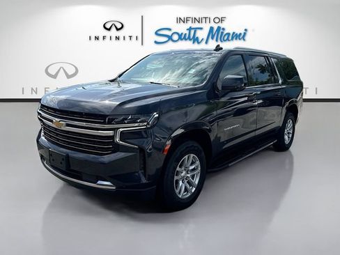 Used 2024 Chevrolet Suburban LT AWD/4WD image 3