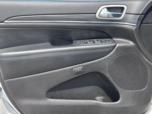 Used 2019 Jeep Grand Cherokee Limited RWD image 13