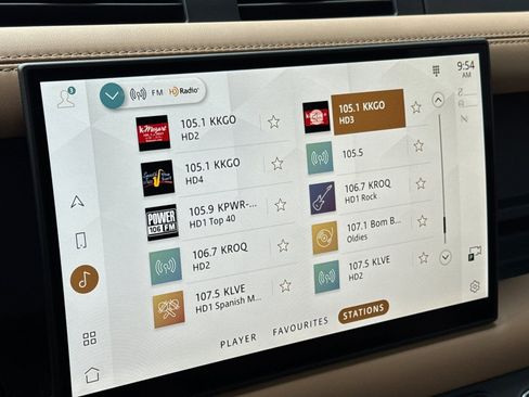 Used 2025 Land Rover Defender 110 X-Dynamic SE image 20