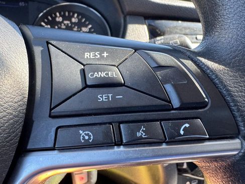 Used 2020 Nissan Rogue S image 17