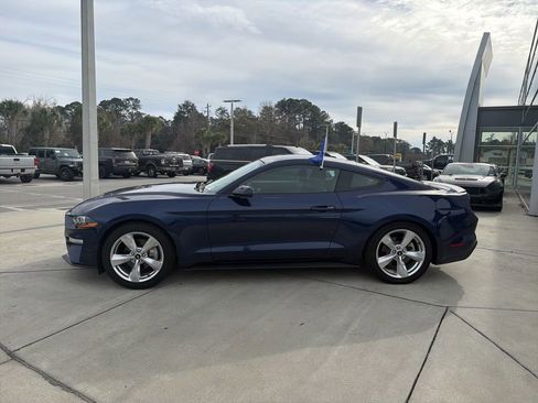 Used 2018 Ford Mustang Coupe w/ Equipment Group 101A image 4