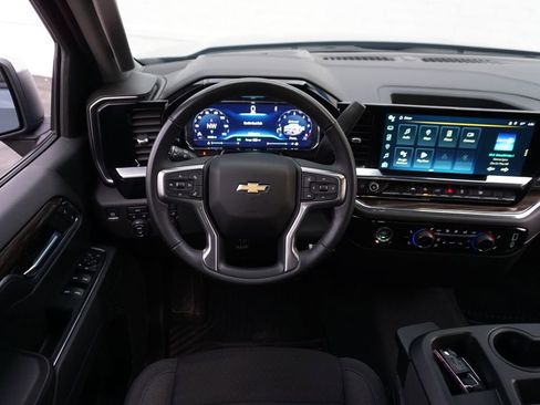 Used 2024 Chevrolet Silverado 1500 LT image 12