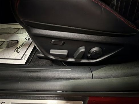 Used 2022 Genesis G70 3.3T w/ Sport Prestige Package image 12