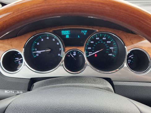 Used 2011 Buick Enclave CXL image 23