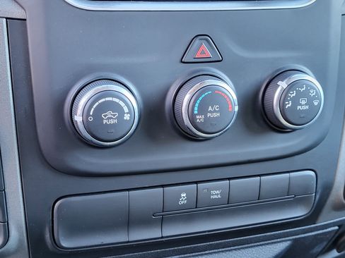 Used 2015 RAM 1500 Express image 19