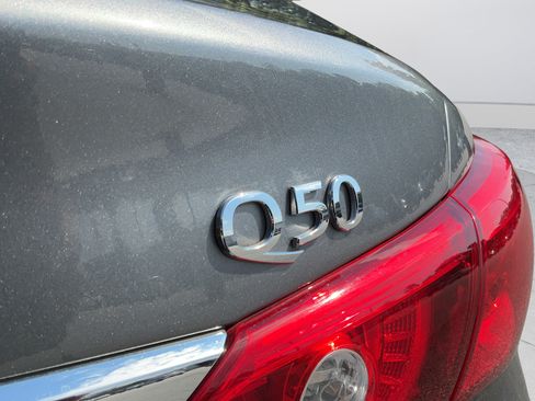 Used 2015 INFINITI Q50 Premium w/ Navigation Package RWD image 28