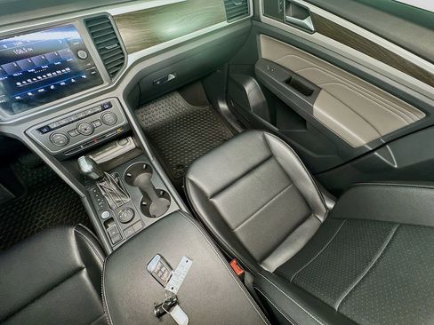 Used 2021 Volkswagen Atlas SE image 11