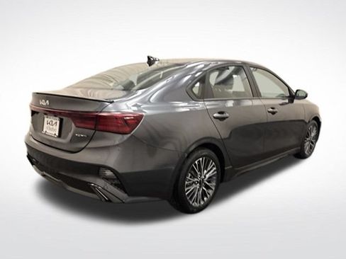 Used 2023 Kia Forte GT-Line w/ GT-Line Premium Package FWD image 5