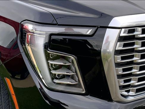 New 2026 GMC Yukon XL Denali w/ Denali Reserve Package AWD/4WD image 12