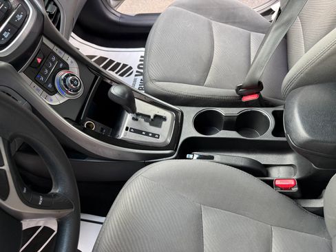 Used 2013 Hyundai Elantra GLS w/ Preferred Pkg FWD image 10