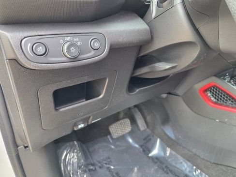 Used 2022 Chevrolet TrailBlazer RS w/ Technology Package FWD image 22