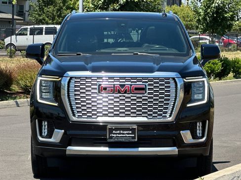 Used 2021 GMC Yukon Denali w/ Denali Premium Package AWD/4WD image 8