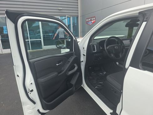 Used 2024 Nissan Frontier SV w/ SV Convenience Package AWD/4WD image 9