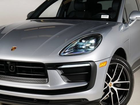 Certified 2026 Porsche Macan AWD/4WD image 31