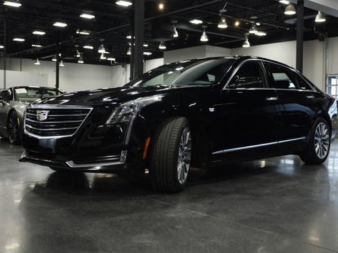 Used 2018 Cadillac CT6 Luxury image 3