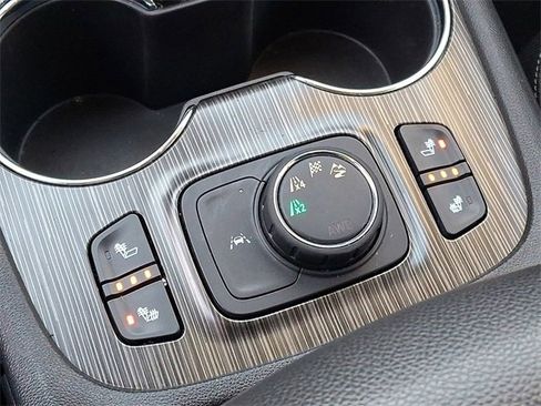 Used 2023 GMC Acadia SLT image 26