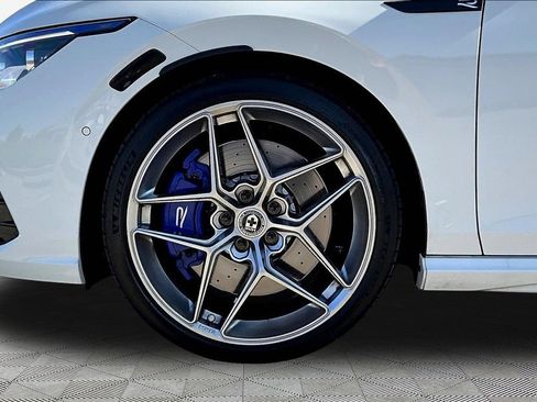 Used 2023 Volkswagen Golf R AWD/4WD image 33