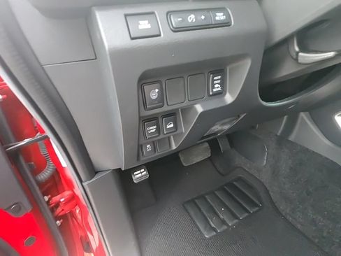 Used 2025 Nissan Frontier SL AWD/4WD image 12