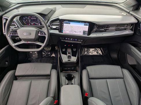 Used 2025 Audi Q4 e-tron Premium Plus w/ Premium Plus image 7