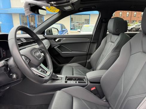 Used 2024 Audi Q3 2.0T Premium w/ Convenience Package AWD/4WD image 9