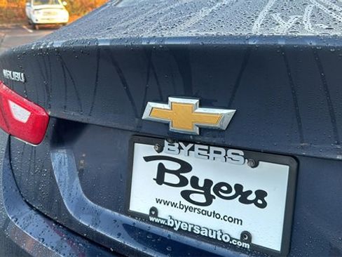 Used 2018 Chevrolet Malibu LT image 32