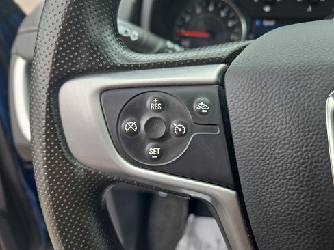 Used 2024 GMC Terrain SLE w/ Driver Convenience Package image 22