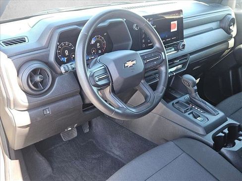 Used 2024 Chevrolet Colorado W/T image 12