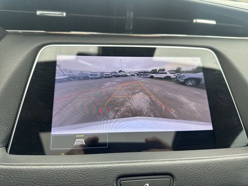 Used 2023 Cadillac XT4 Luxury w/ Cold Weather Package FWD image 20