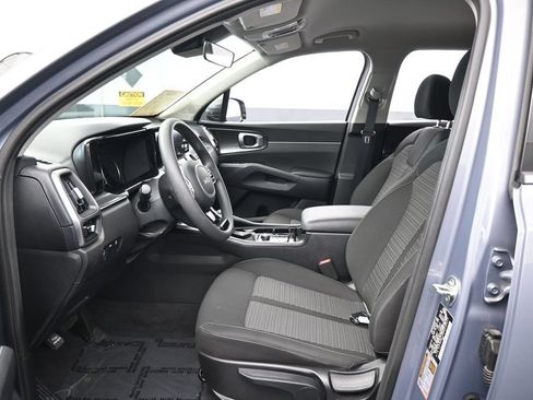Used 2023 Kia Sorento LX FWD image 10