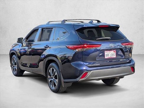 Used 2020 Toyota Highlander XLE FWD image 8
