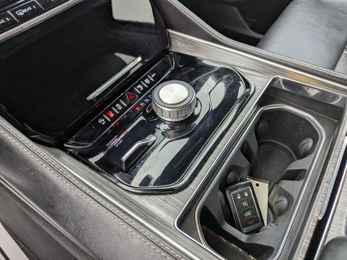 Used 2024 Jeep Wagoneer Series II image 25