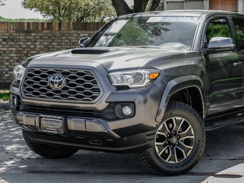 Used 2023 Toyota Tacoma TRD Sport AWD/4WD image 12