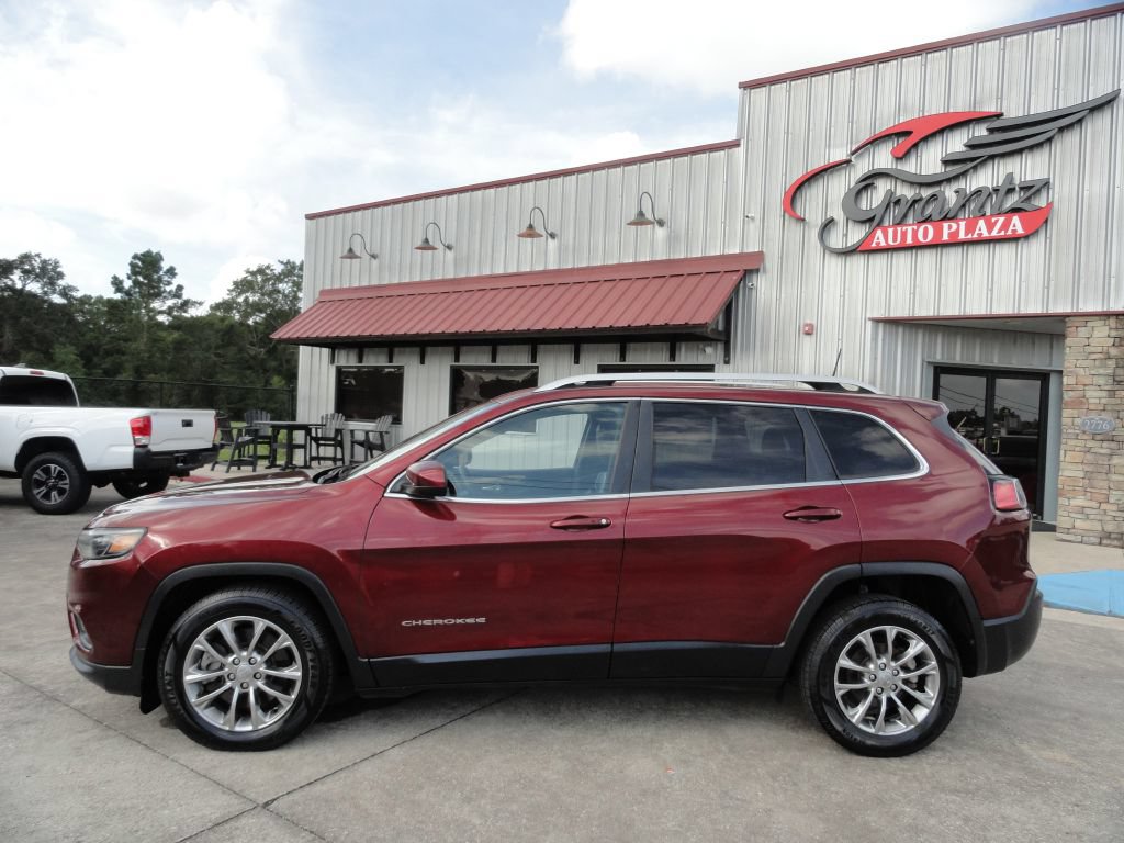Used 2019 Jeep Cherokee Latitude Plus FWD image 3