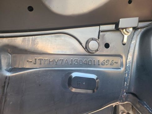 Used 2013 Toyota Land Cruiser AWD/4WD image 96