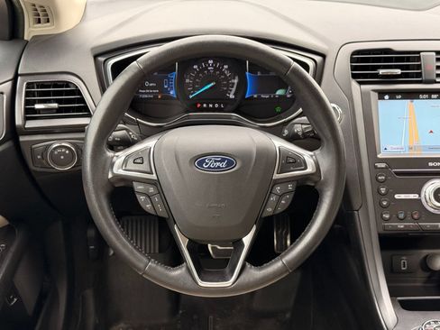Used 2018 Ford Fusion Titanium FWD image 27