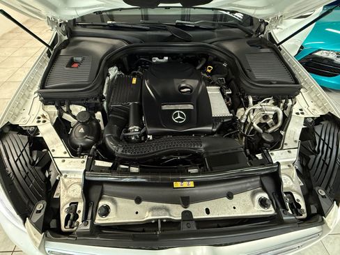 Used 2018 Mercedes-Benz GLC 300 4MATIC w/ Multimedia Package image 38