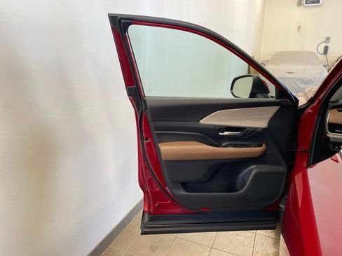 Used 2024 Toyota Grand Highlander Platinum image 16