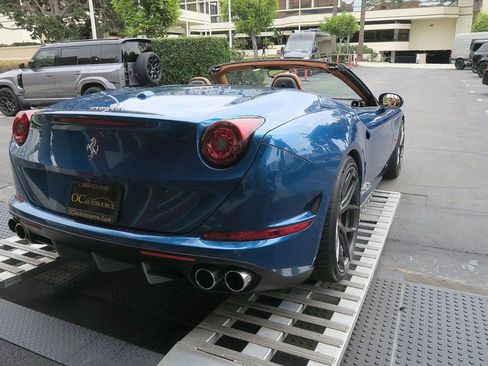 Used 2016 Ferrari California T RWD image 9