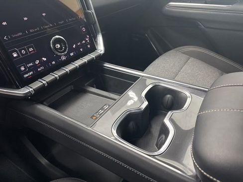 Used 2025 GMC Acadia Elevation image 20